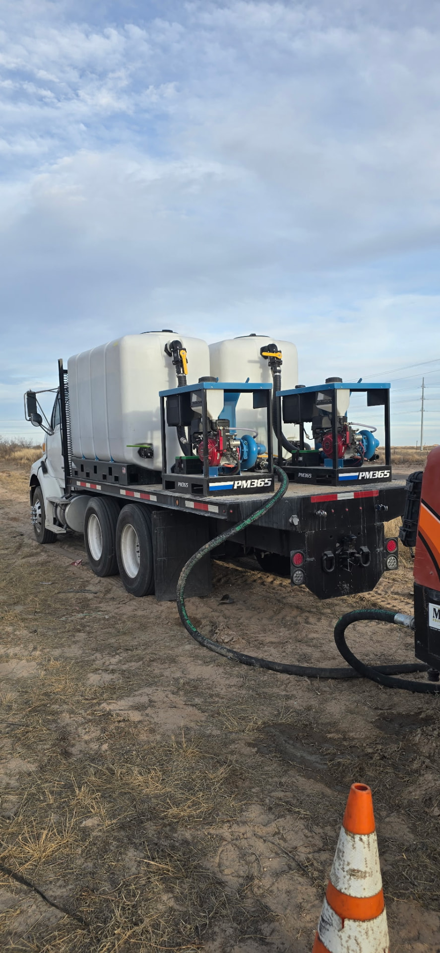 Twin PM365 drilling fluid mixing units mounted on the support truck